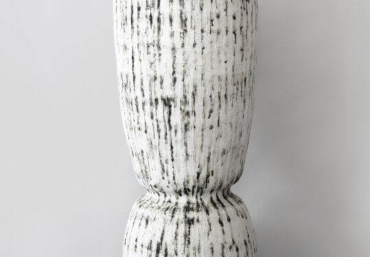 Kristina Riska: New Work / Hostler Burrows, New York
