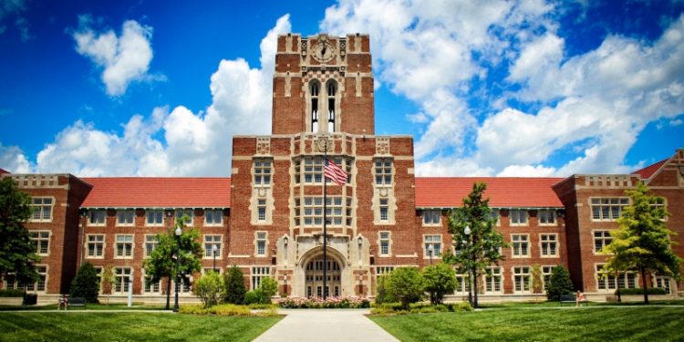 Lecturer in Ceramics at University of Tennessee – Knoxville